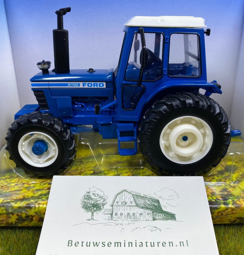 Ford 9700 4wd tractor 1:32 Britains, Ophalen of Verzenden, Nieuw, Tractor of Landbouw, Britains