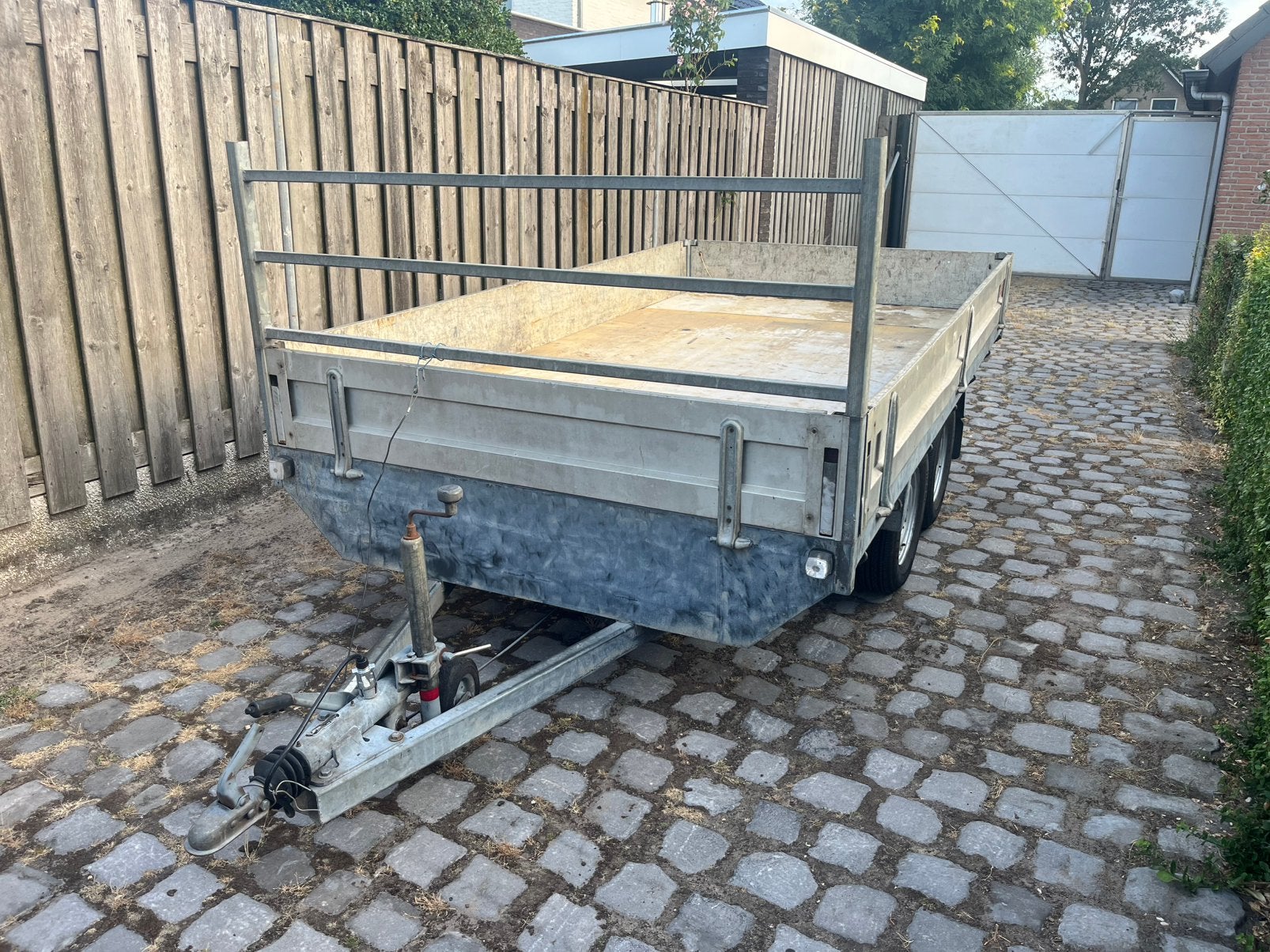 Saris bakwagen en Ansems plateauwagen (gewijzigd), Ophalen