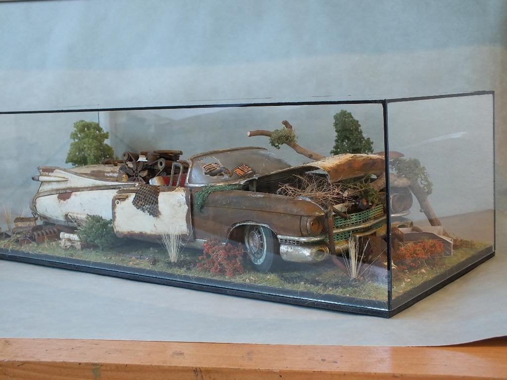 Cadillac Eldorado Biarritz 1959 schuurvondst diorama 1:12, Hobby en Vrije tijd, Modelauto's | 1:5 tot 1:12, Ophalen, Gebruikt