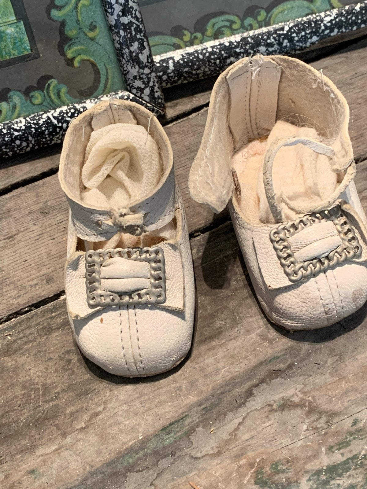 Antieke zeemleren babyschoentjes met sokjes, Ophalen of Verzenden, Kinderen