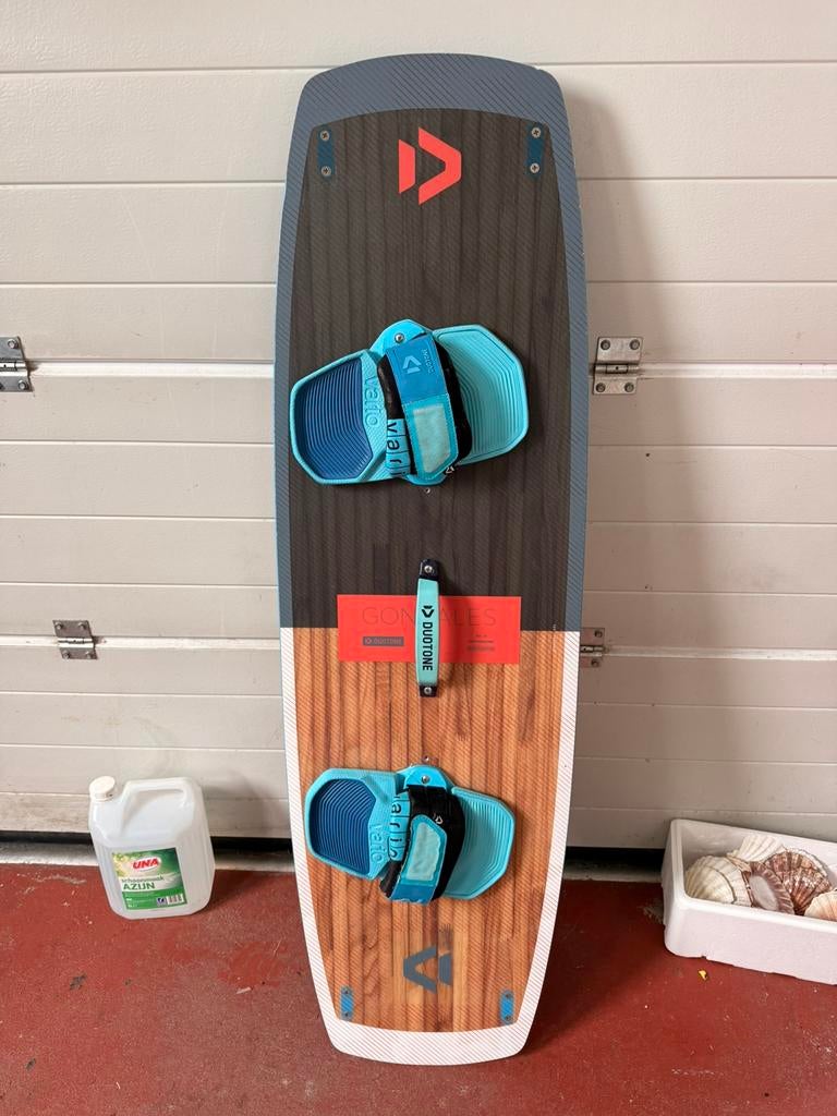 Duotone Kitesurf kiteboards Gonzales 2019, Watersport en Boten, Kitesurfen, Ophalen of Verzenden, Zo goed als nieuw