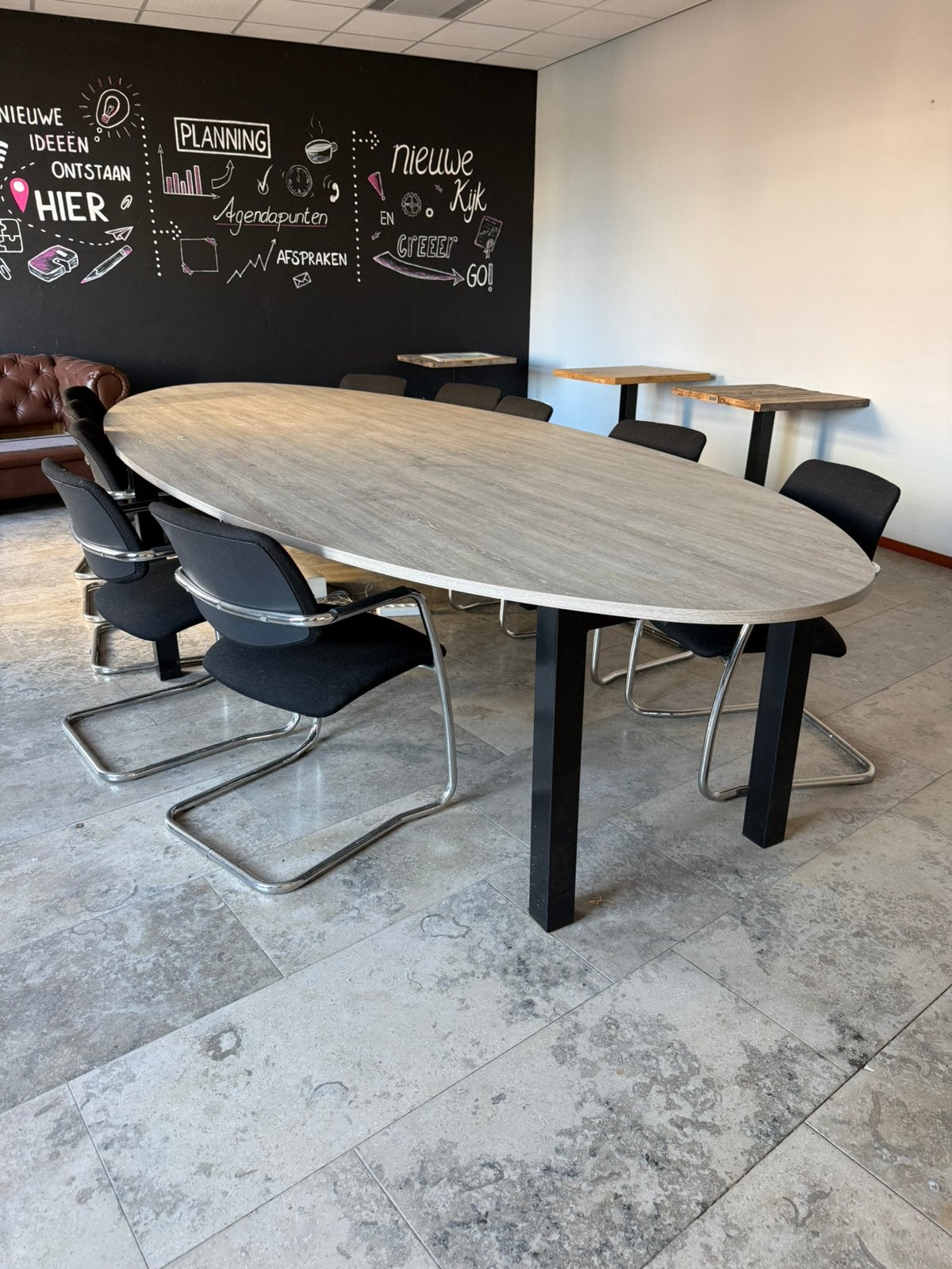 Vergadertafel 400x160 cm met 10 Vergaderstoelen 2-Delig, Ophalen, Gebruikt, Ovaal, 200 cm of meer