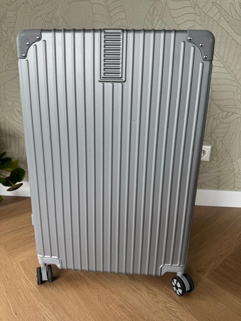 Grote Koffer Rimowa Look-a-like - 92/94 Liter, Sieraden, Tassen en Uiterlijk, Koffers, Ophalen, Gebruikt, Hard kunststof, 45 tot 55 cm