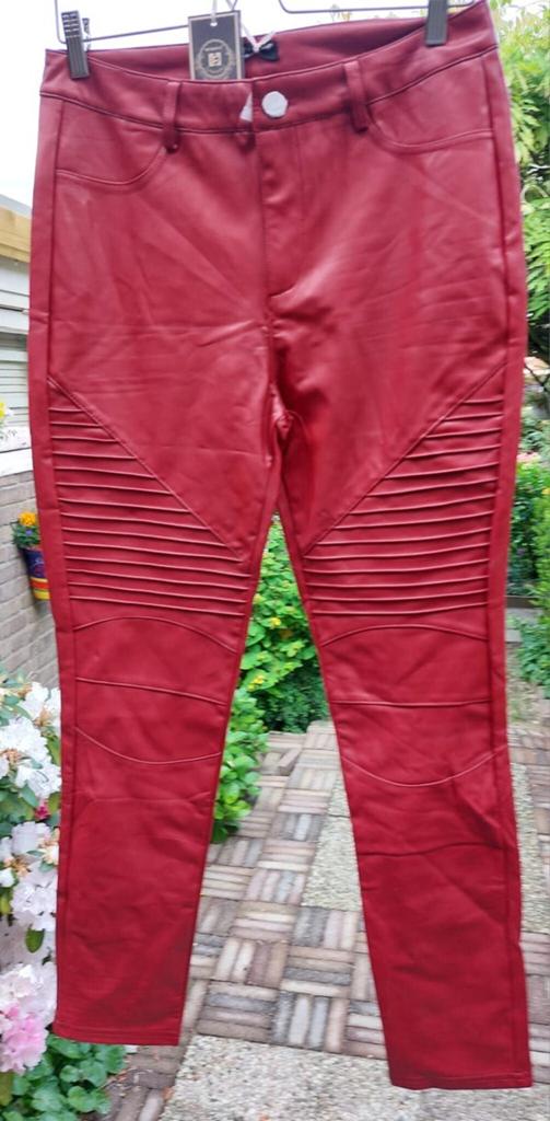 Lederlook Broek, Ophalen of Verzenden, Nieuw, Rood, Lang