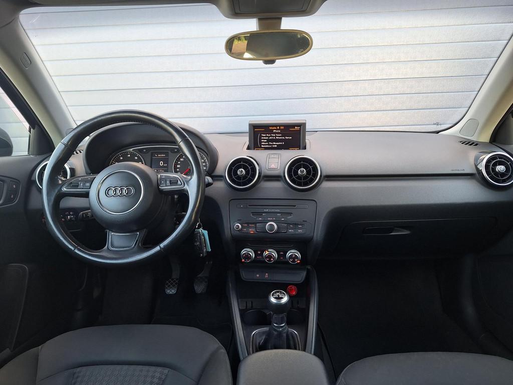 Audi A1 | 1.2 TFSI Connect | Airco | Bluetooth | Telefoon ve, Auto's, Audi, Voorwielaandrijving, Euro 5, 4 cilinders, 4 stoelen