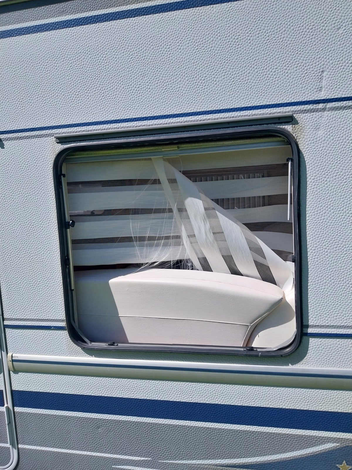 zijraam voor caravan dethleffs emotion, Ophalen, Zo goed als nieuw