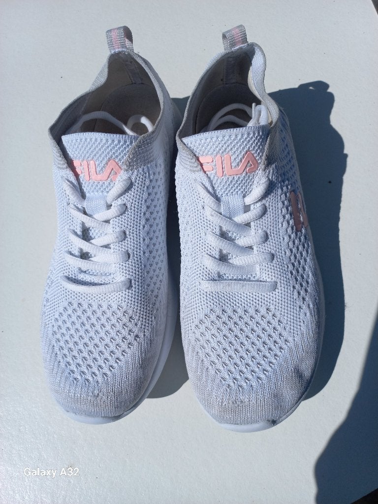 Fila sneaker in wit en lichtgrijs textiel, schoen maat 38, Kleding | Dames, Wit, Ophalen of Verzenden, Fila, Sneakers of Gympen