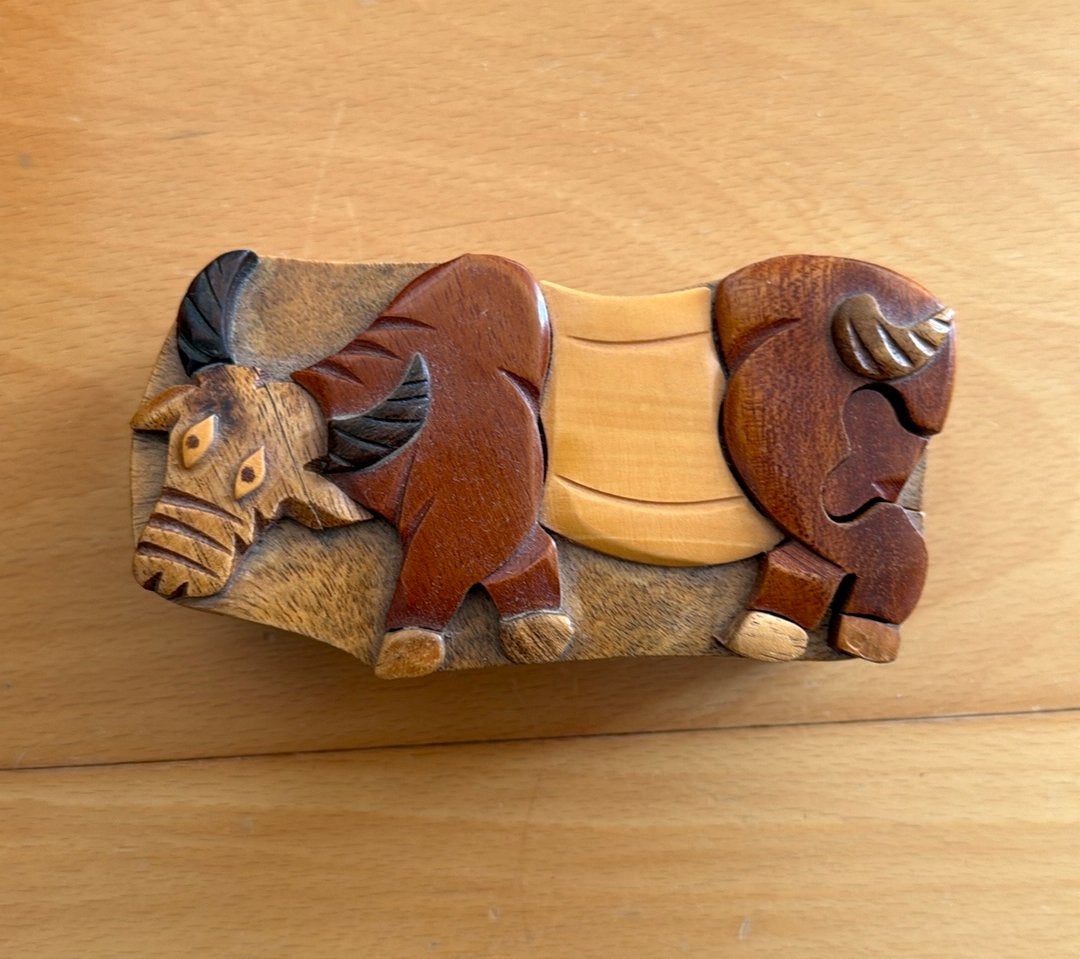 Houten Puzzeldoosje Intarsia Geheim Doosje (Ram/Geit), Antiek en Kunst, Ophalen