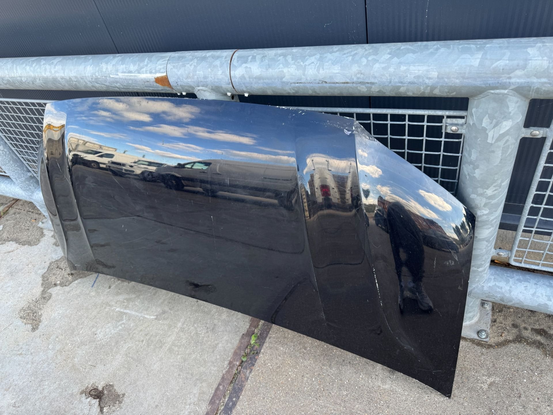 VW CRAFTER MOTORKAP 2017- 7C0823033 7C0823155, Gebruikt, Volkswagen AG, Motorkap, Berliner Ring 2
38440  Wolfsburg, DE