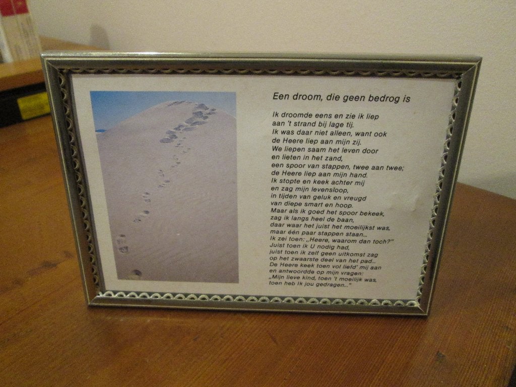 Gedicht in metalen lijstje: “Een droom die geen bedrog is.”, Ophalen of Verzenden, Zo goed als nieuw, Kaart of Prent