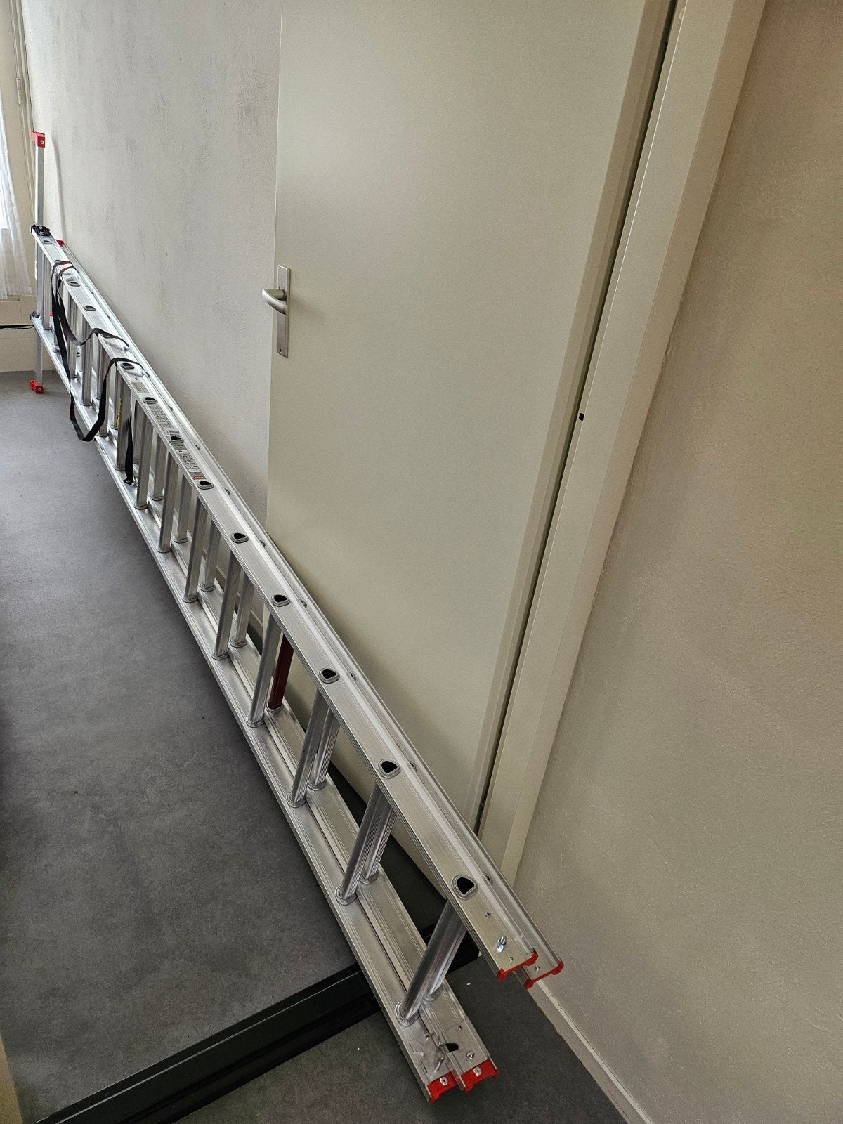 Ladder (Altrex 2x14 treden, 7 meter werkhoogte), Doe-het-zelf en Verbouw, Ladders en Trappen, Ophalen, Nieuw, Ladder, Opvouwbaar of Inschuifbaar