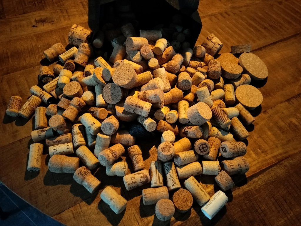 Kurken, ronde kurkdeksels meer dan 200 stuks, Overige thema's, Ophalen of Verzenden, Zo goed als nieuw, Overige materialen
