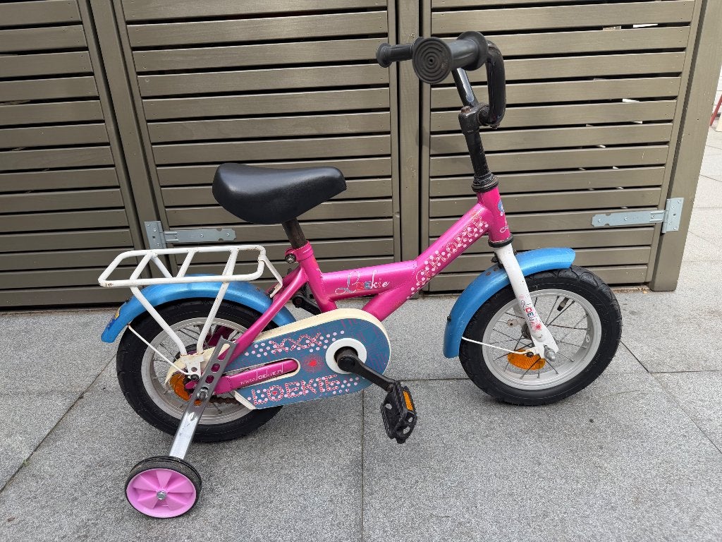 Kinderfiets Loekie 12 inch, Fietsen en Brommers, Ophalen, Terugtraprem, Zijwieltjes, Gebruikt