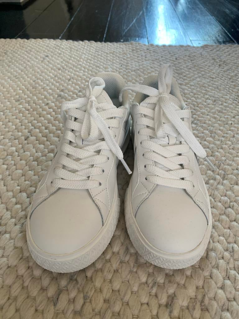 Zo goed als nieuwe Arkk Copenhagen sneakers wit, maat 38, Ophalen of Verzenden, Zo goed als nieuw, Wit, Sneakers of Gympen