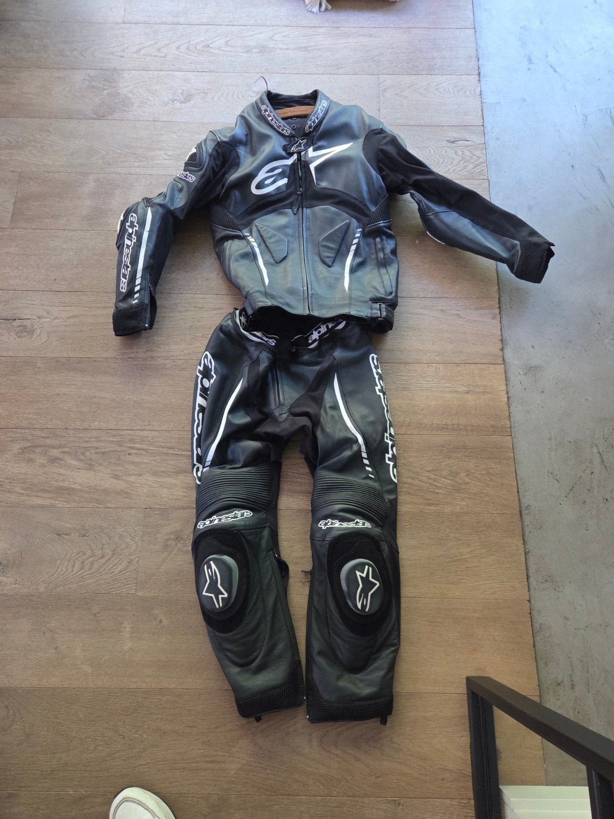 Alpinestars Leren Motorpak - Zwart/Wit (Maat 52), Motoren, Ophalen, Tweedehands, Combipak