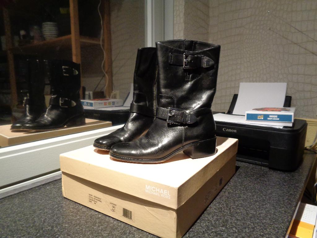Michael Kors Robin boots 40, Michael Kors, Zwart, Lage of Enkellaarzen, Ophalen of Verzenden