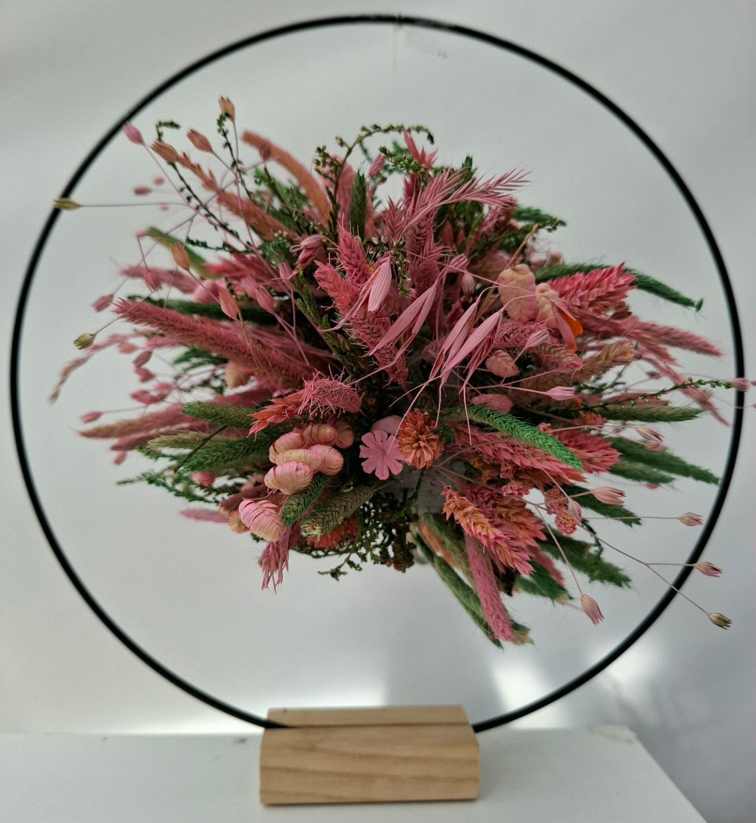 rondom opgemaakt droogbloemen wolk., Ophalen, Nieuw