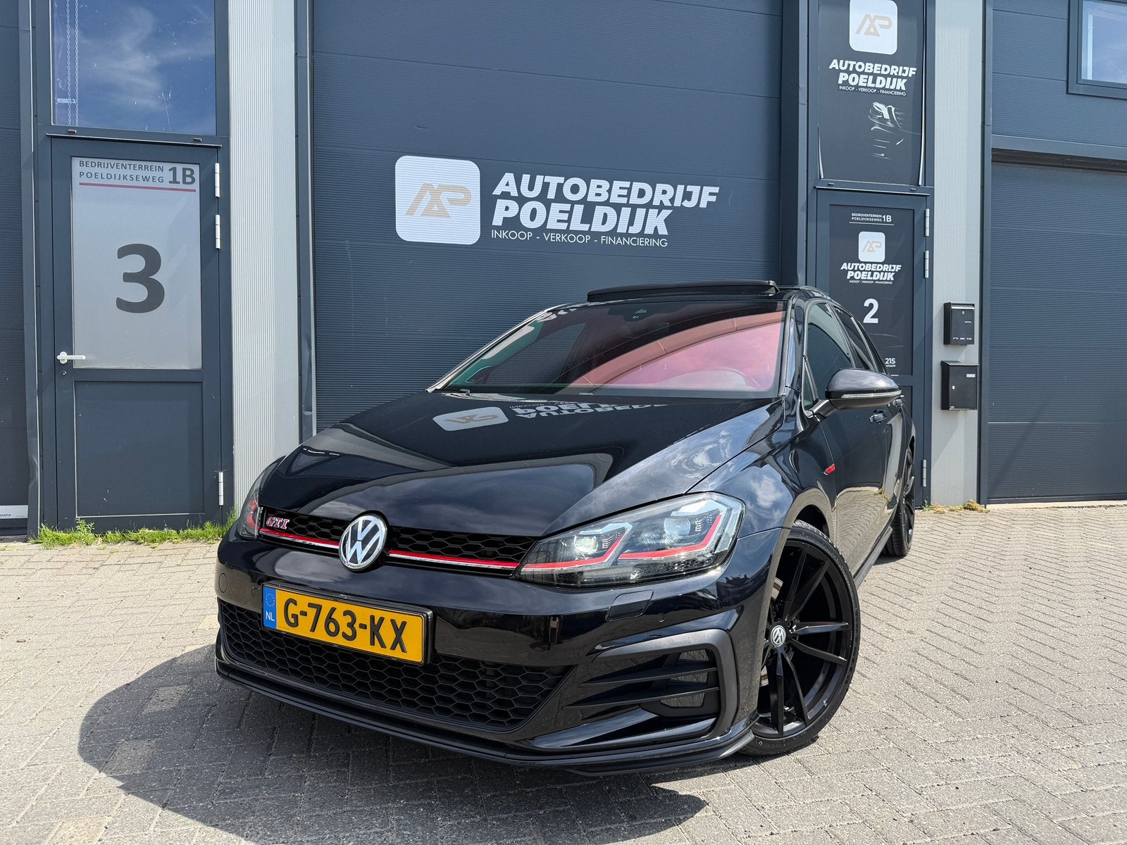Volkswagen Golf 2.0 TSI 169KW 5D DSG 2018 Zwart, Stof, 4 cilinders, Zwart, Bedrijf