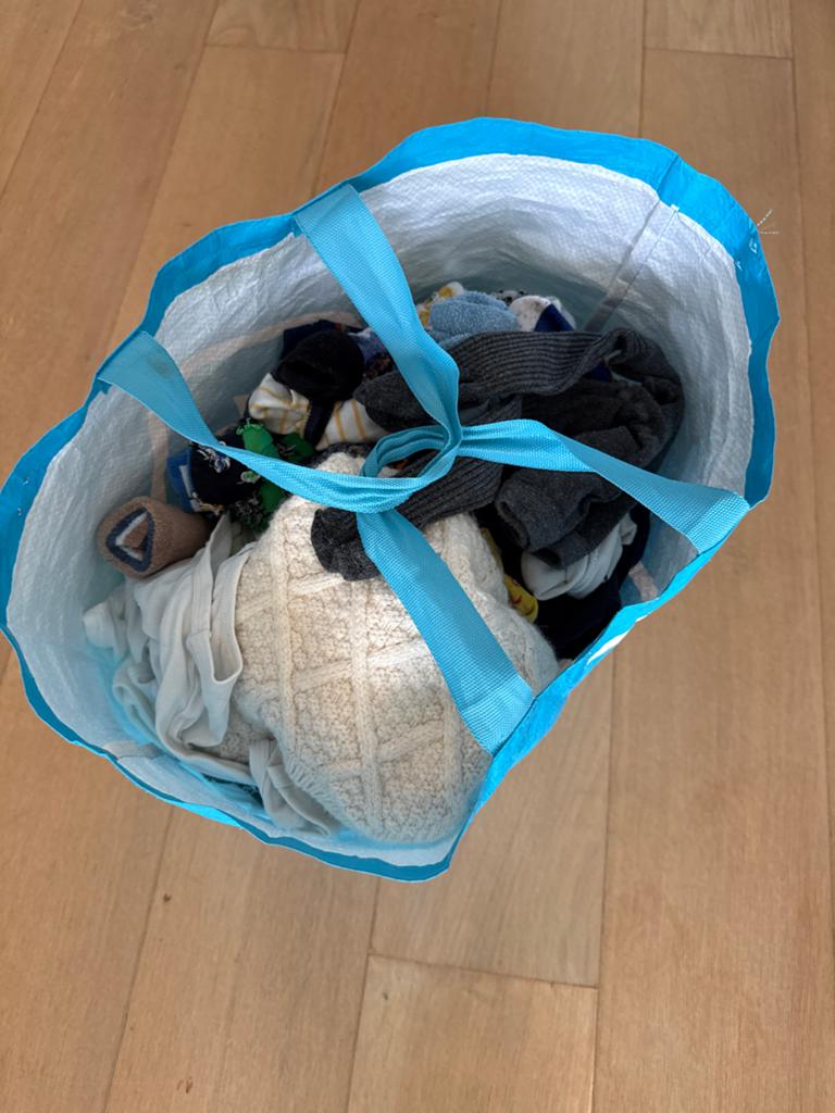 Grote tas met diverse kledingstukken boy size 86, Ophalen