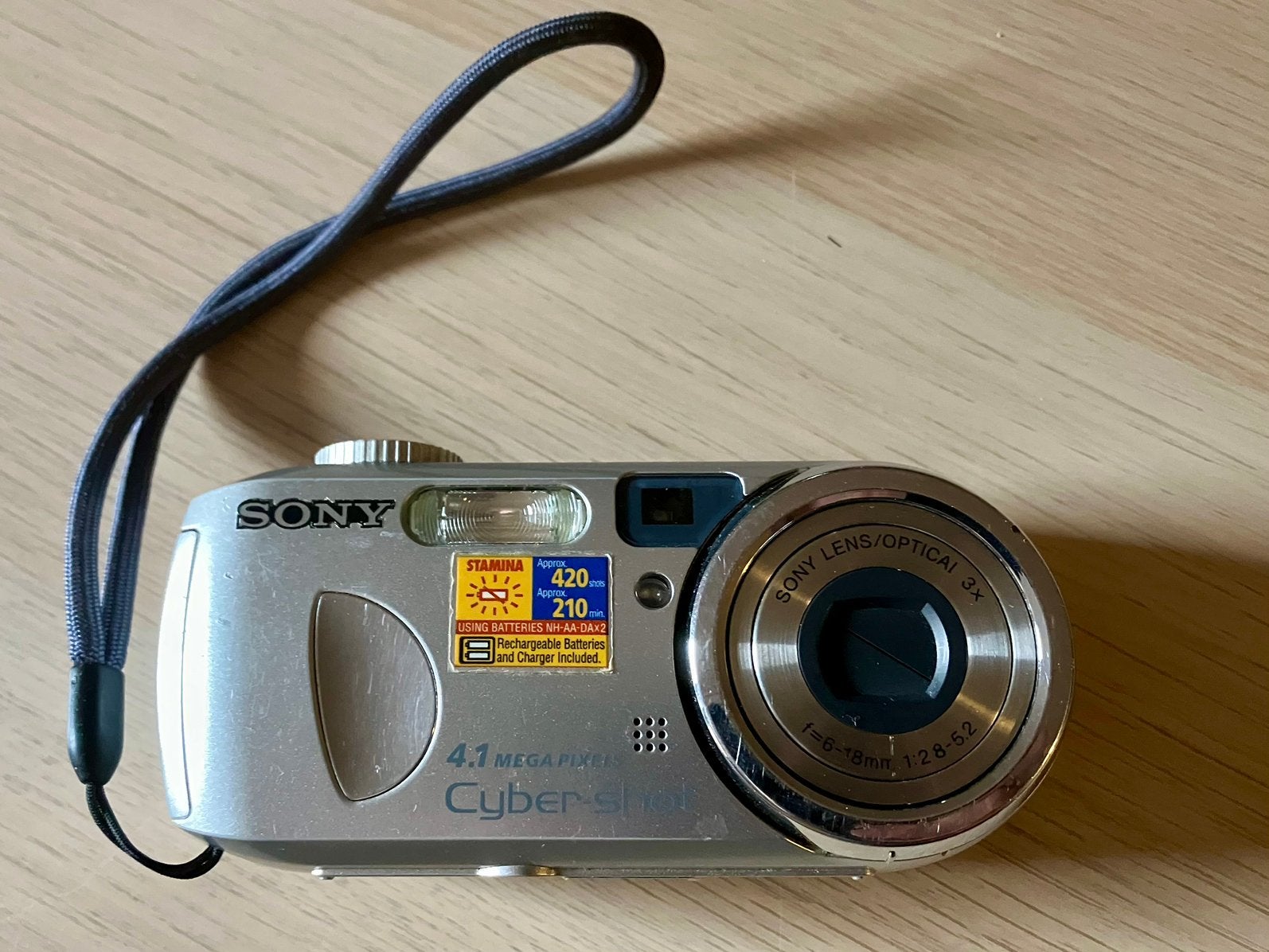 Sony Cybershot DSC-P73 Vintage Digicam, Tas, 3x Memory Stick, Audio, Tv en Foto, Ingebouwde flitser, Gebruikt, Verzenden, Cameratas