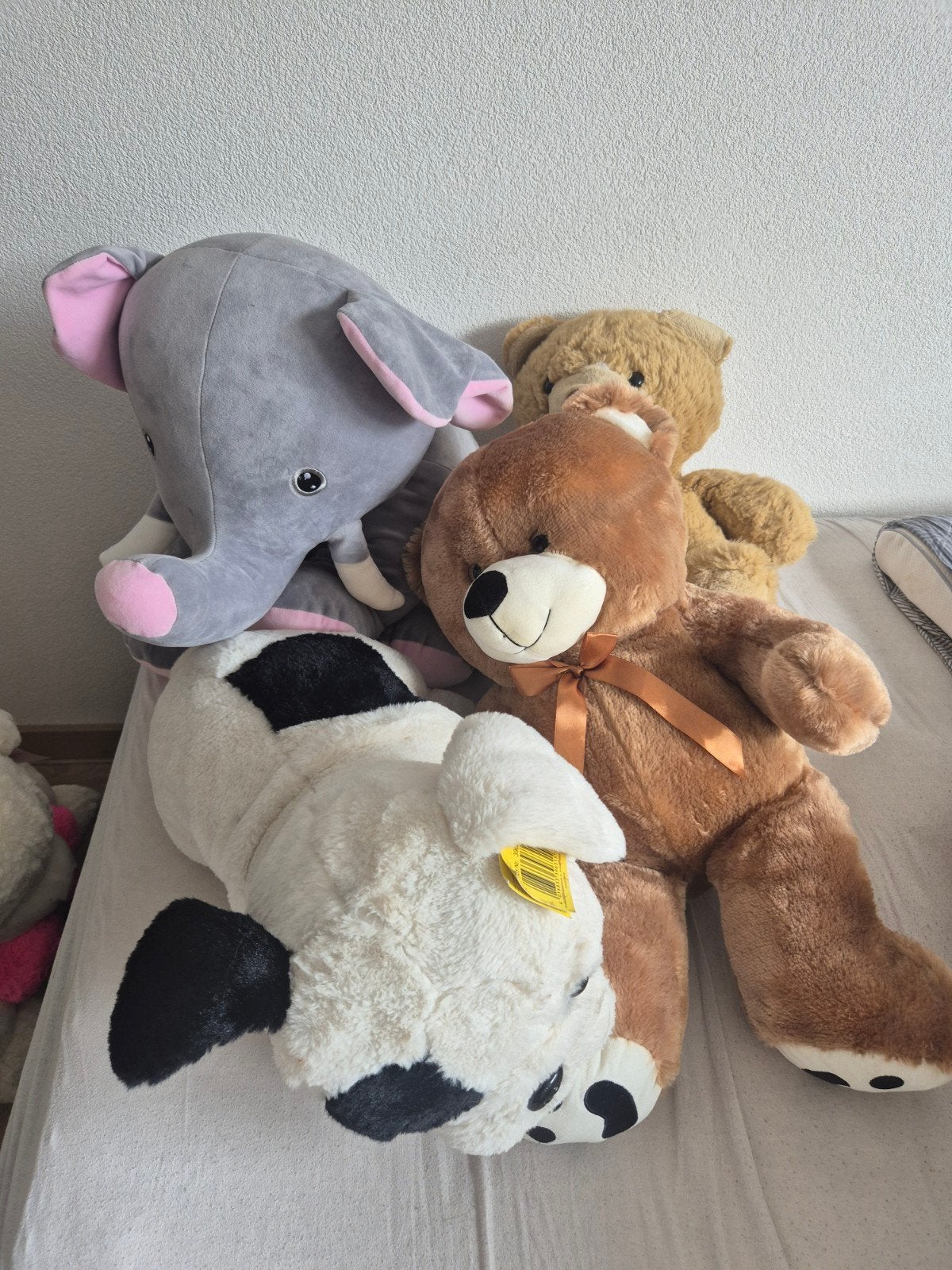 Grote knuffelcollectie: olifant, 2x beer en hond, Kinderen en Baby's, Ophalen, Nieuw, Middelgroot (20 tot 80 cm)