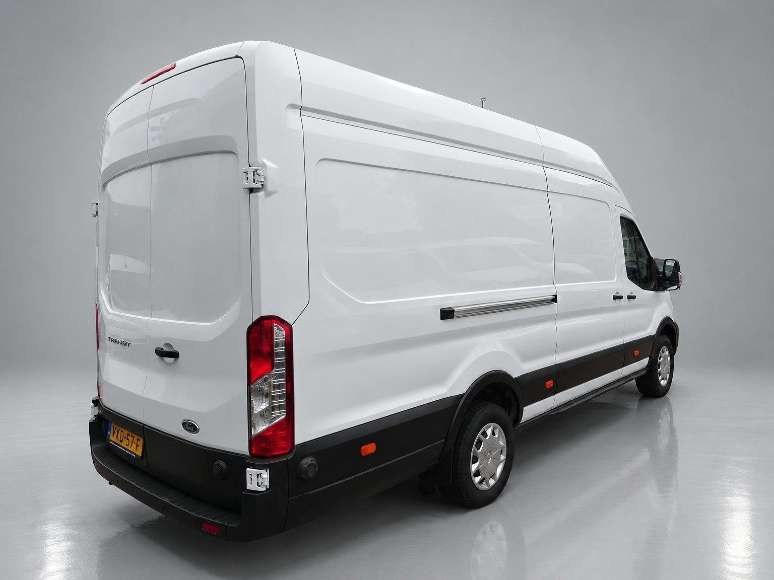 Ford Transit 350 2.0 TDCI L4H3 Trend RWD AIRCO 3 ZITPLAATSEN, 13 km/l, Dealer onderhouden, 4 cilinders, Wit