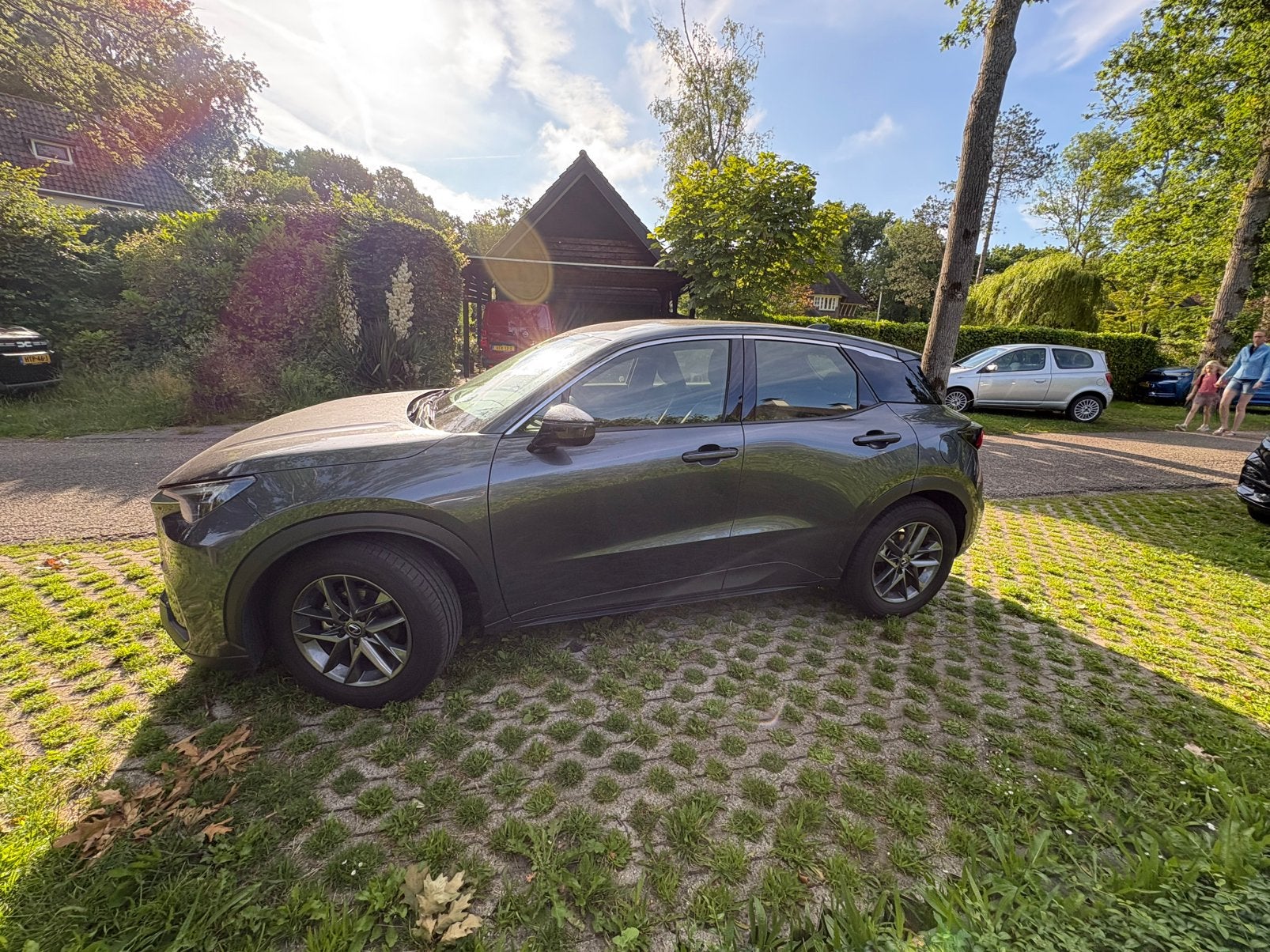 Lexus LBX 1.5 136pk CVT 2WD 2025 Grijs, Auto's, LBX, 650 kg, Zilver of Grijs, Te koop