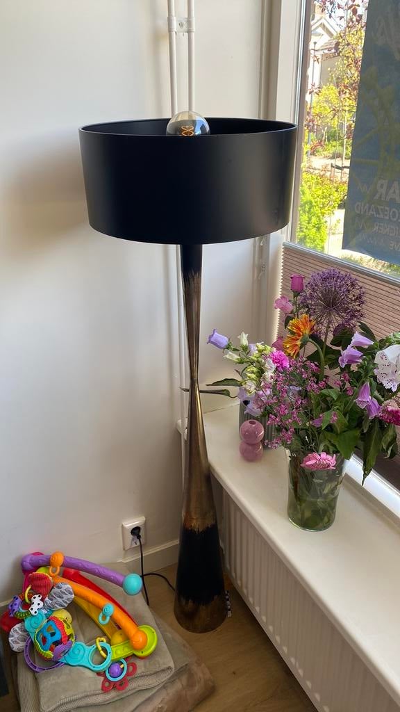 Vloerlamp te koop - werkt met hue lamp, Ophalen, Zo goed als nieuw