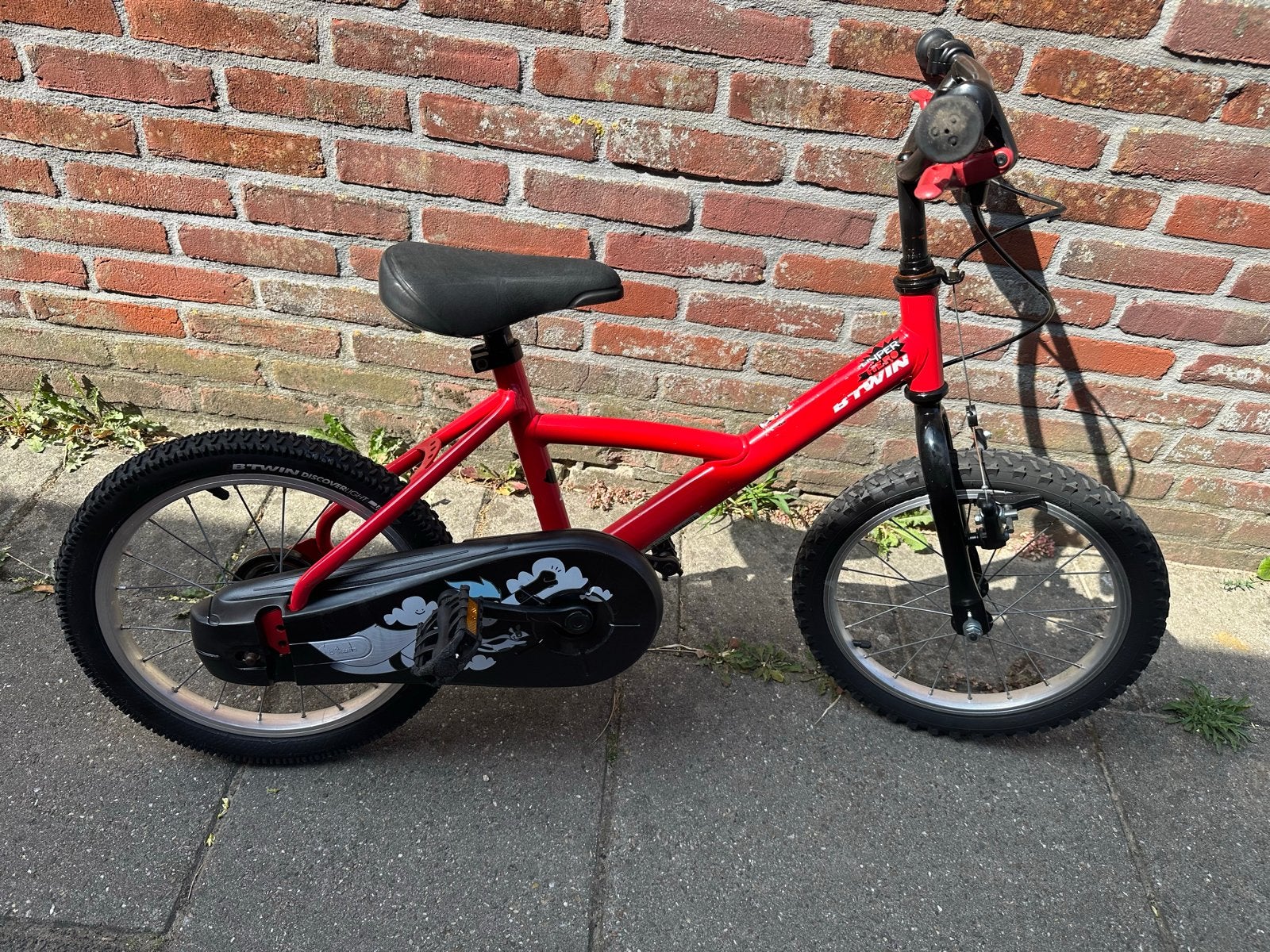 B'Twin kinderfiets rood - 16 inch, Ophalen, Gebruikt, Terugtraprem, 16 tot 20 inch