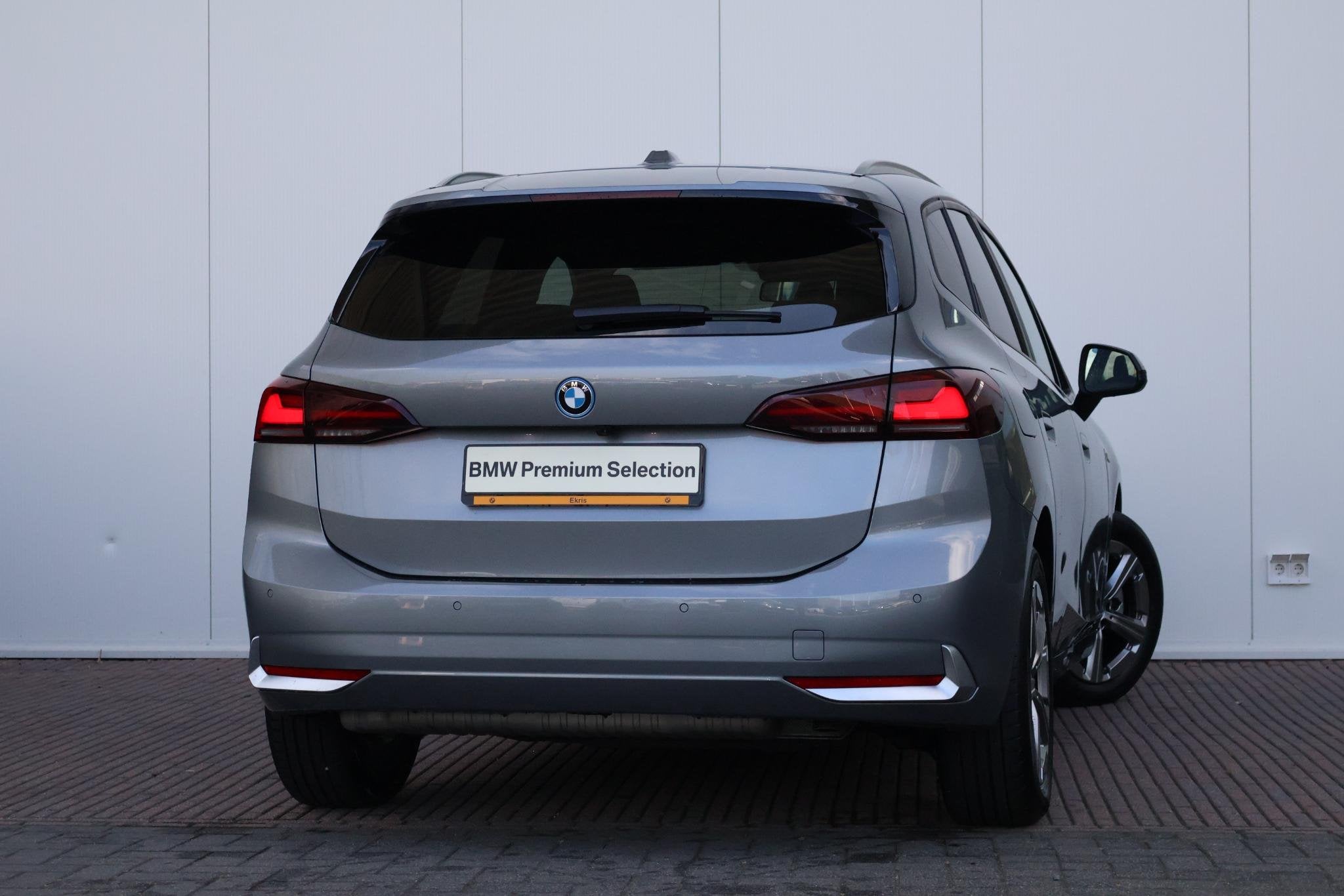 BMW 2-serie Active Tourer 225e xDrive | Panorama Dak | Trekh, Auto's, BMW, Automaat, 1800 kg, Gebruikt, 150 min