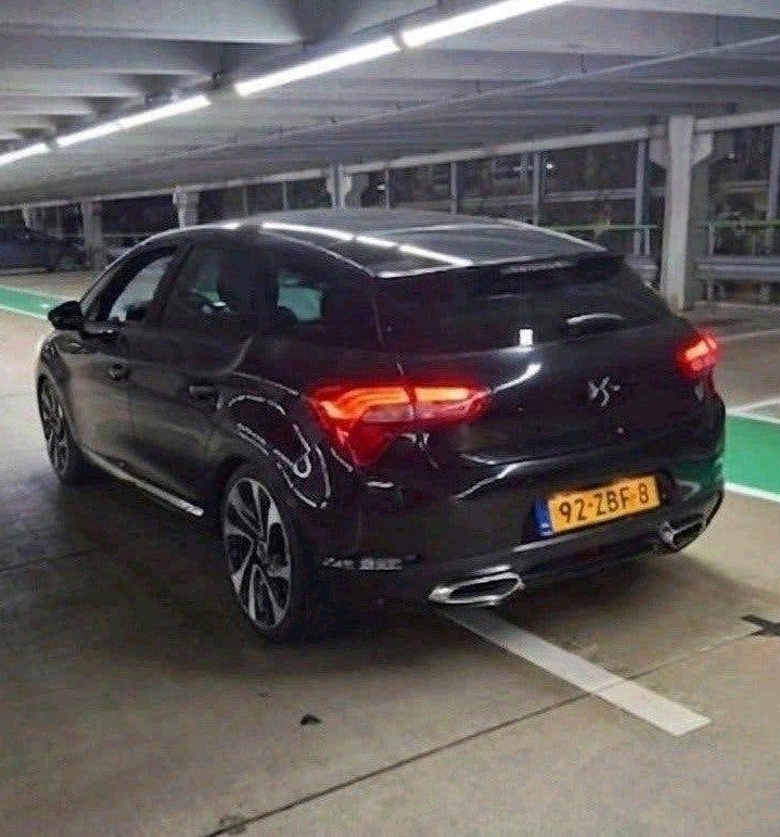 Citroën DS5 1.6 THP 115KW AUT 2013 Zwart, 745 kg, Zwart, 75 €/maand, Particulier