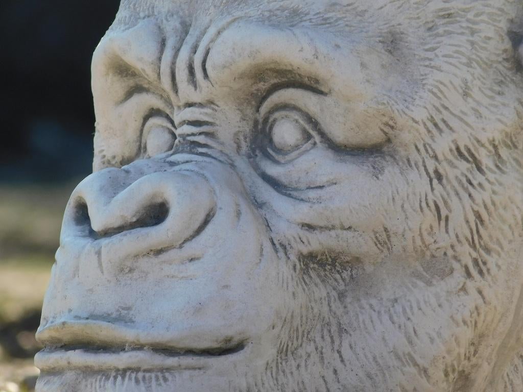 Bloempot Gorilla - 39 cm - Steen, Tuin en Terras, Tuinbeelden, Nieuw, Dierenbeeld, Steen, Ophalen of Verzenden