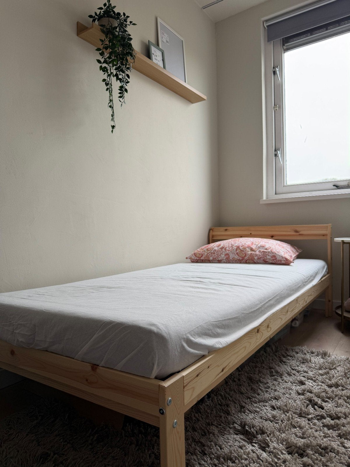 ZGAN Ikea Neiden bed met lattenboden en matras 90x200, Huis en Inrichting, Ophalen, 90 cm, Eenpersoons, Wit