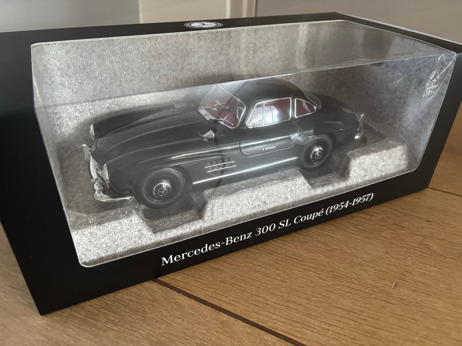 Mercedes-Benz 300 SL Coupé (1954-1957) 1:18 - Nieuw in doos, Ophalen of Verzenden, Nieuw, Auto, Norev