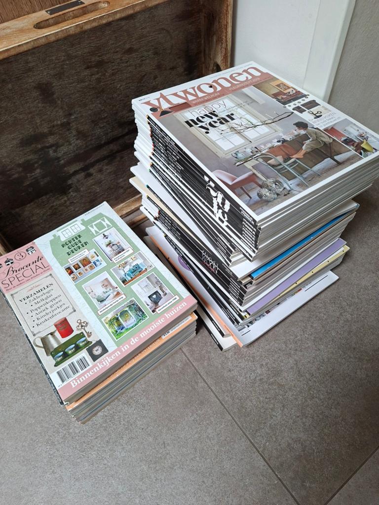 Grote stapel woonbladen en Brocante Special, Boeken, Tijdschriften en Kranten, Ophalen, Gelezen, Overige typen