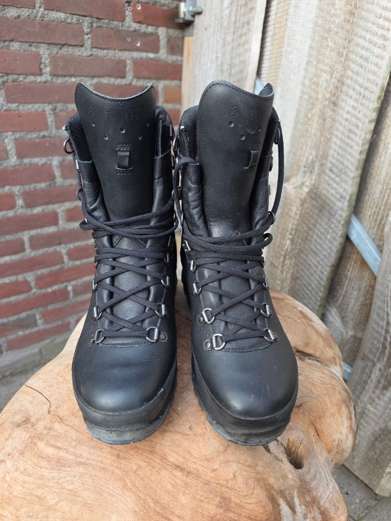 Bijna nieuwe Lowa Combat Boots. 42. Zwart., Verzenden, Zo goed als nieuw, Schoenen