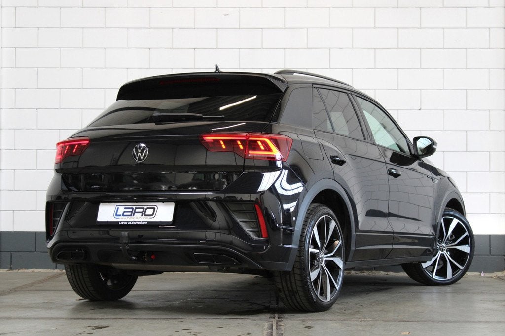 Volkswagen T-ROC 1.5 TSI 2x R-Line |Trekhaak IQ.Lights Cam V, Euro 6, 4 cilinders, 150 pk, Zwart