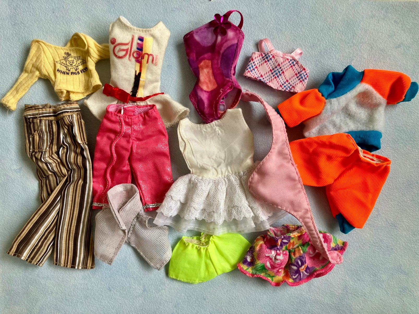 Barbie kleertjes maat Daisy/disco girls/peggy plasty/bratz, Ophalen of Verzenden, Gebruikt, Kleertjes
