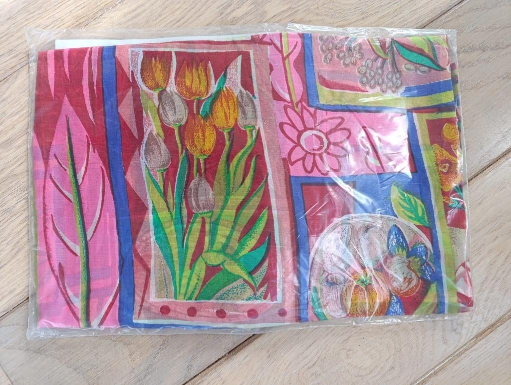 Sjaal van zijde, hoofddoek, Vintage, Maat 38/40 (M), Nieuw, Ophalen of Verzenden, Onbekend