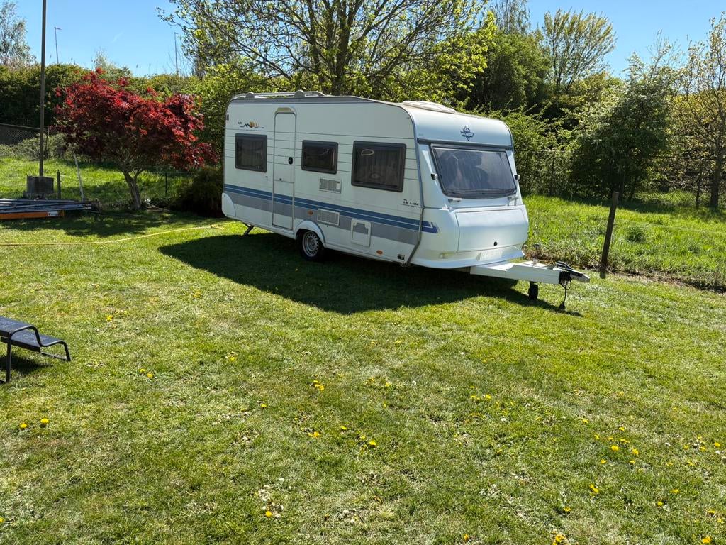 Te koop. Caravan Hobby de luxe  uf 450  bj 2001, Caravans en Kamperen, Caravans, Rondzit, Hobby, Dwarsbed, Schokbreker