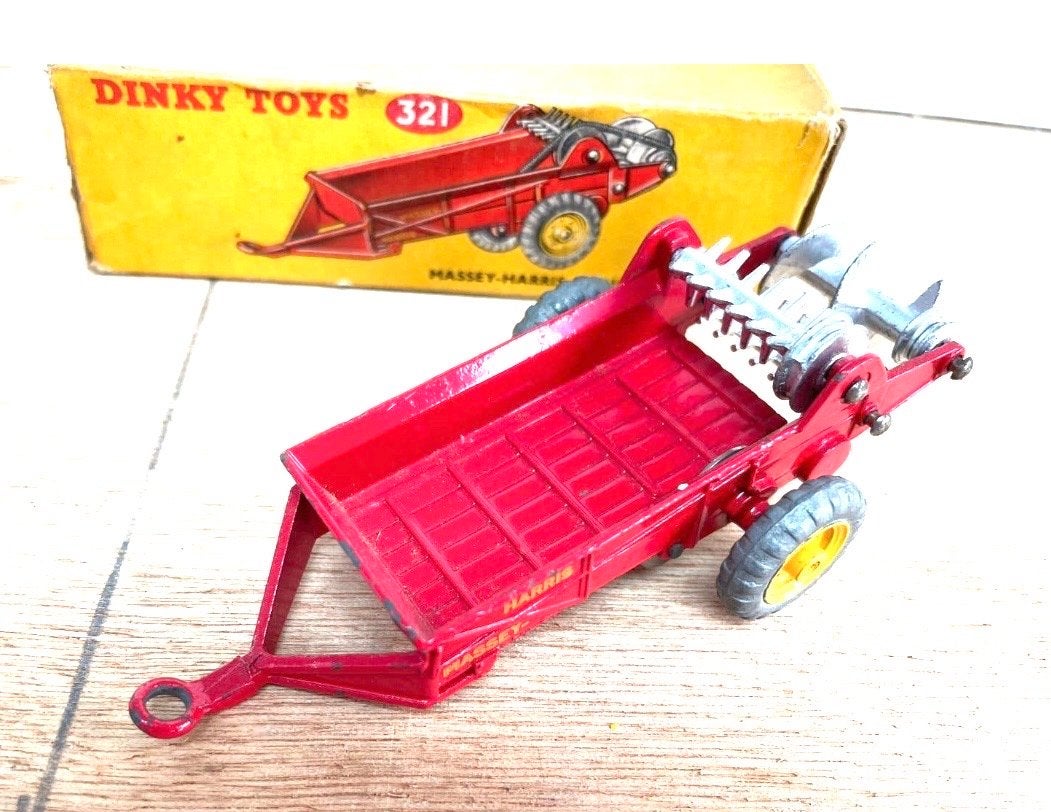 Dinky Toys 321 Massey-Harris Manure Spreader met doos, Ophalen of Verzenden, Gebruikt