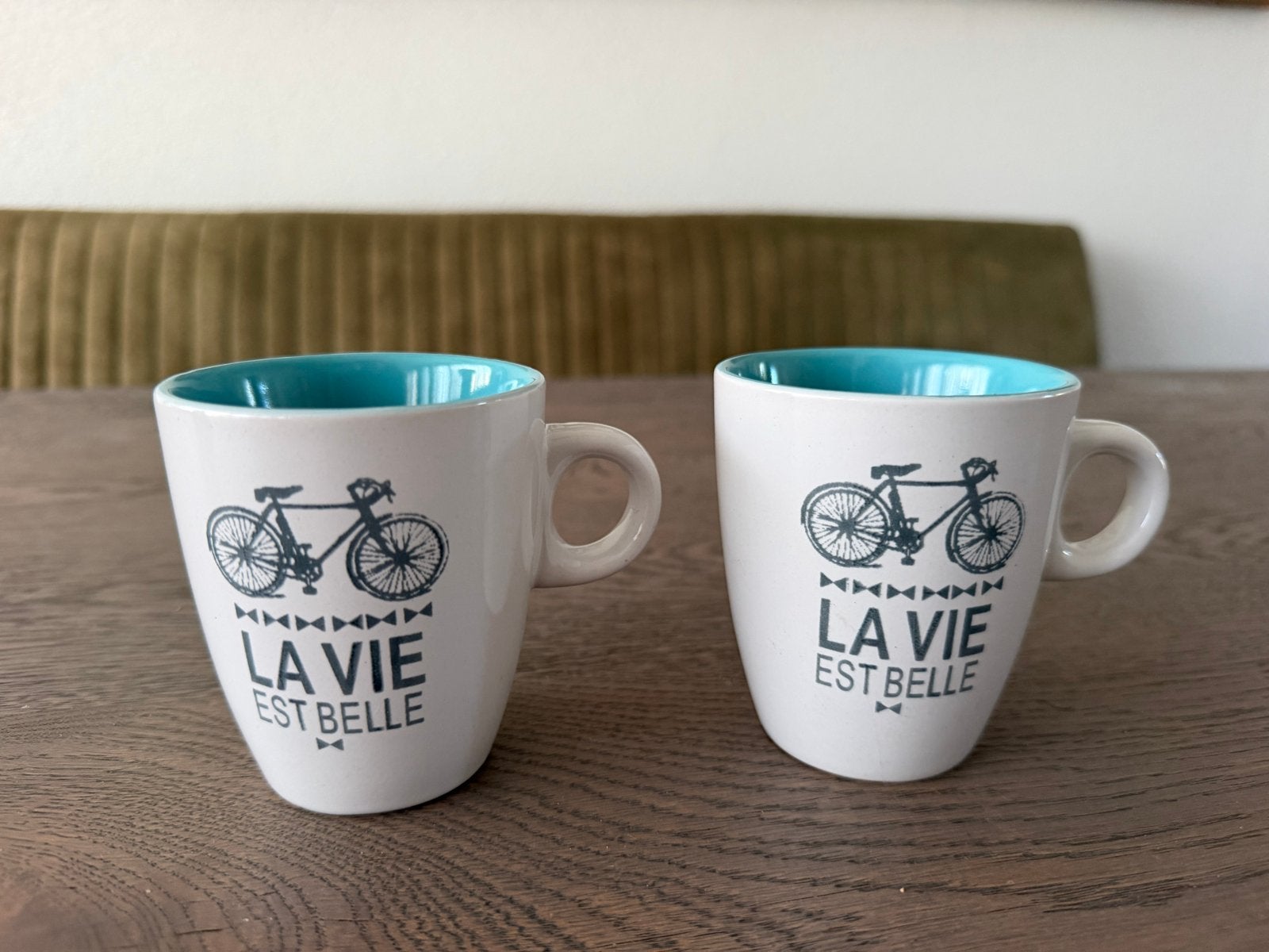 Set van 2 koffiekopjes "La Vie Est Belle" met fietsdesign, Keramiek, Nieuw, Modern, Mok