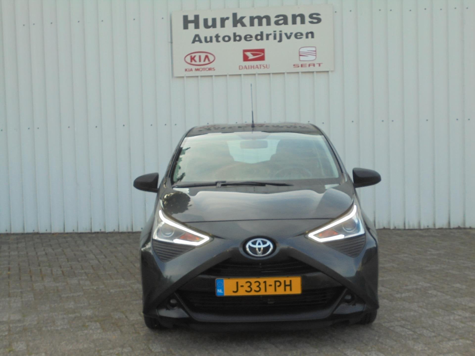 Toyota Aygo 1.0 VVT-i 72PK X-FUN NL-AUTO AIRCO BLUETOOTH, Auto's, Dealer onderhouden, Stof, Gebruikt, 4 stoelen