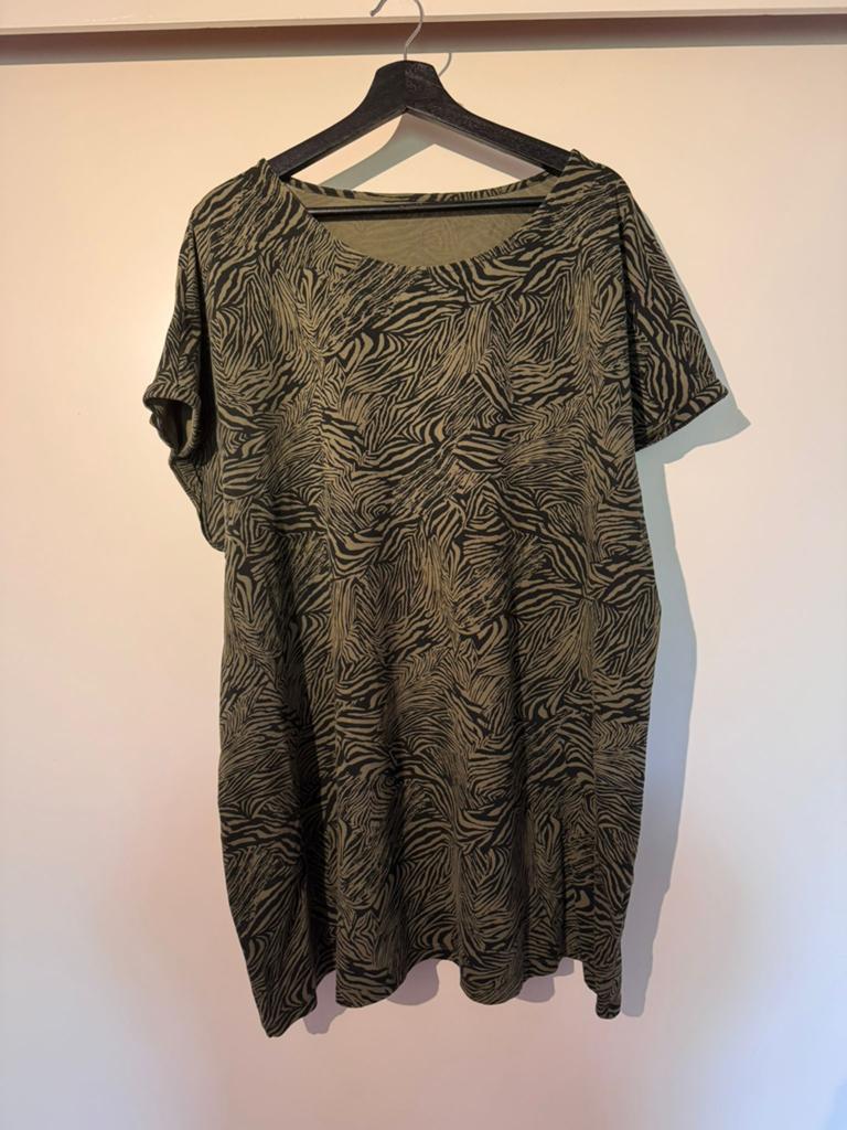 Legergroene/zwart gestreepte jurk maat 52, Kleding | Dames, Grote Maten, Ophalen of Verzenden, Zo goed als nieuw, Groen, Jurk