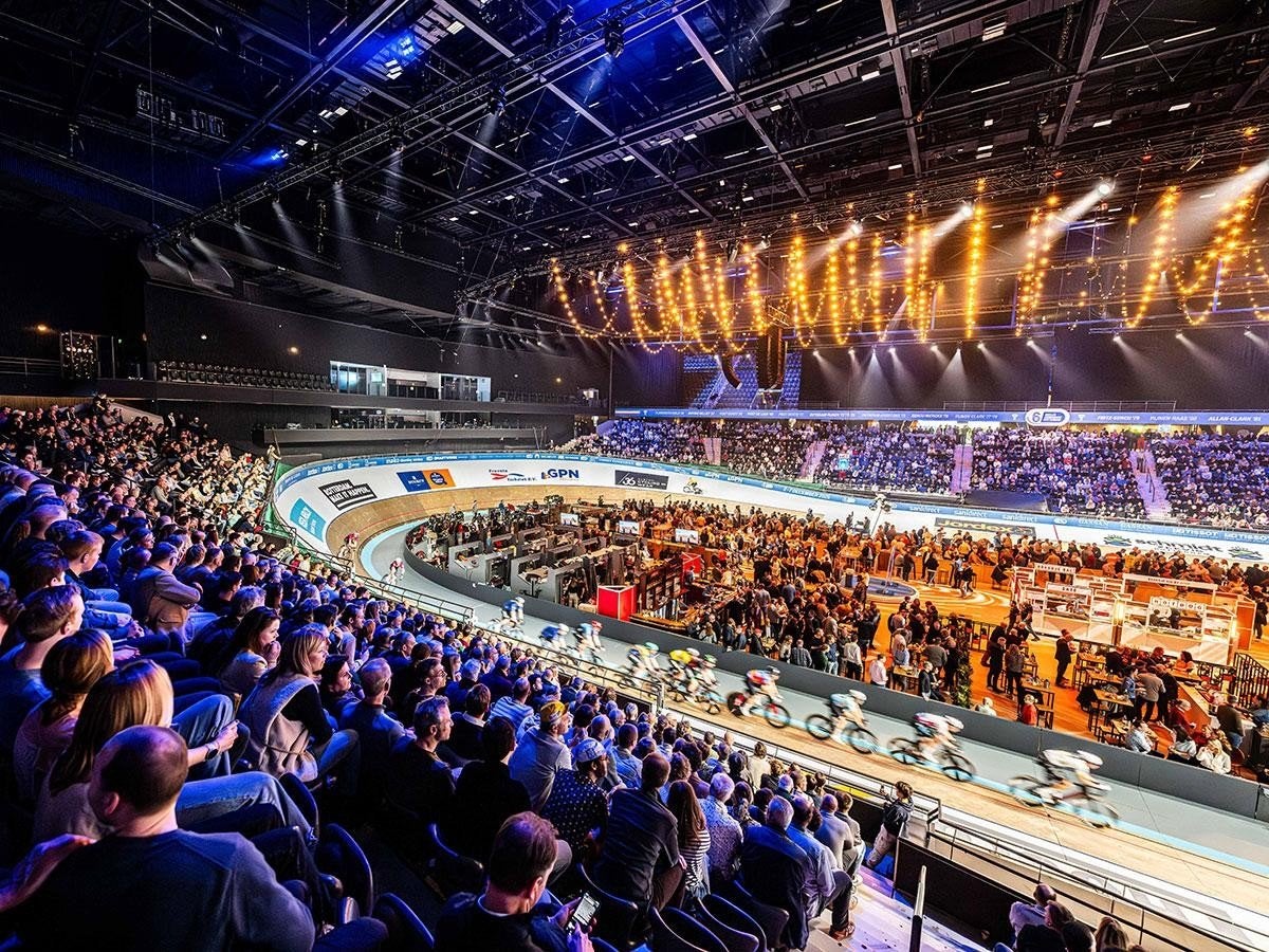 4 tickets wieler zesdaagse Ahoy  zaterdag 5 december, Drie personen of meer