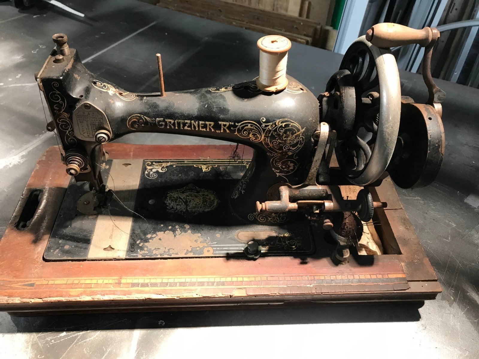 antieke Gritzner naaimachine, Ophalen