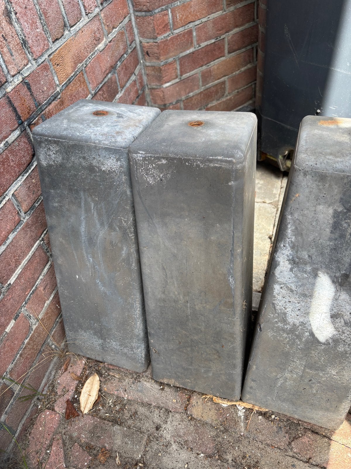 3 betonpoeren 15x15x50 cm grijs aflopend, Ophalen, Gebruikt