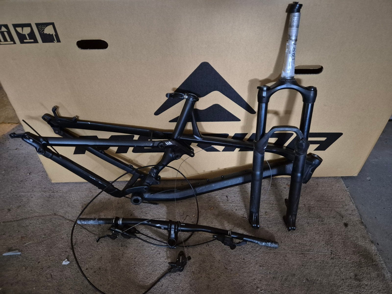 Canyon gebroken fietsframe met RockShox voorvork en stuur, Ophalen, Frame, Gebruikt, Canyon