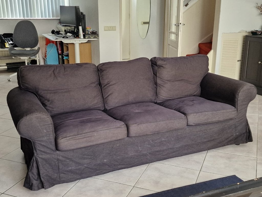 GRATIS VANDAAG OP TE HALEN: IKEA EKTORP 3-zitsbank–Uithoorn, Huis en Inrichting, Banken | Bankstellen, Ophalen, Gebruikt, Driepersoons