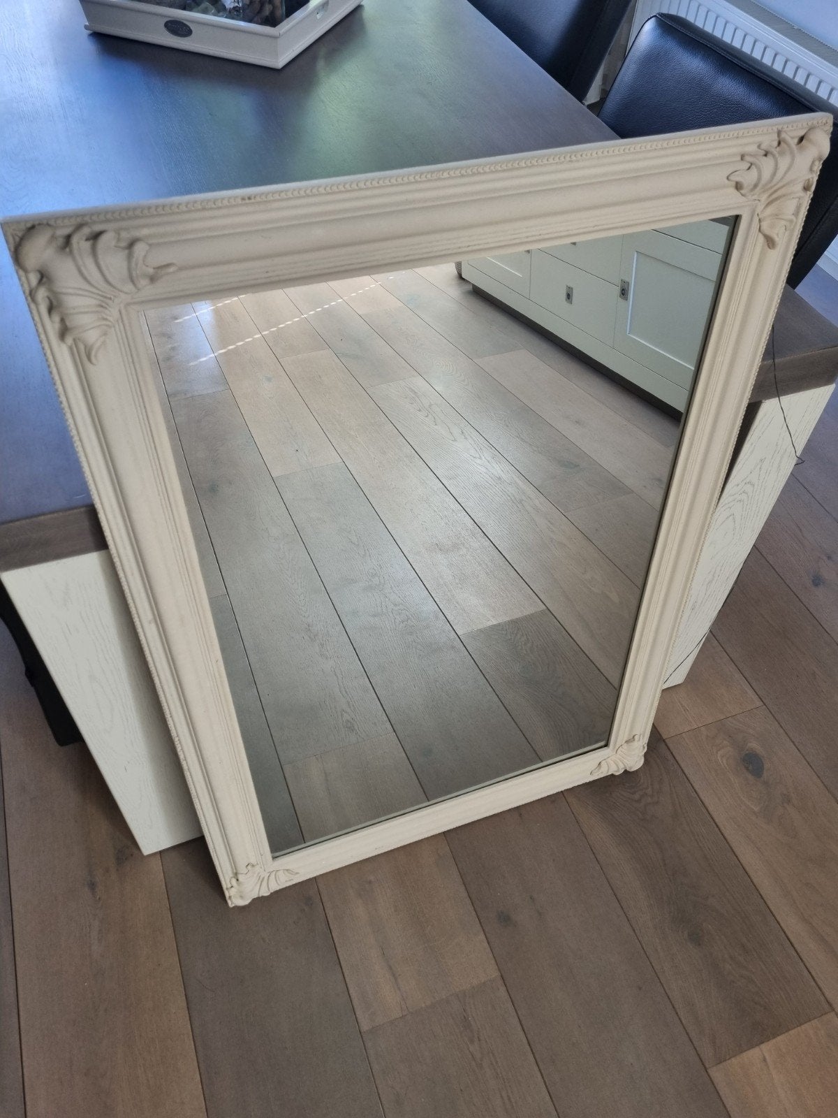 Brocante spiegel gebroken wit met ornamenten, Ophalen, Rechthoekig, Minder dan 100 cm